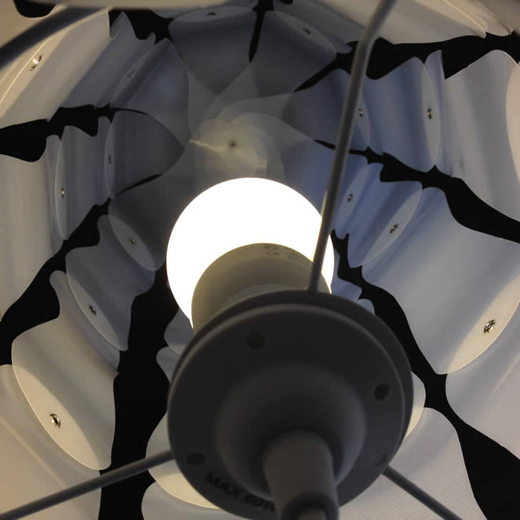 GilbertsDesign_MilkDrop_Lamp_06 MilkDrop: upcycle milk cartons lampshade by Gilbert de Rooij