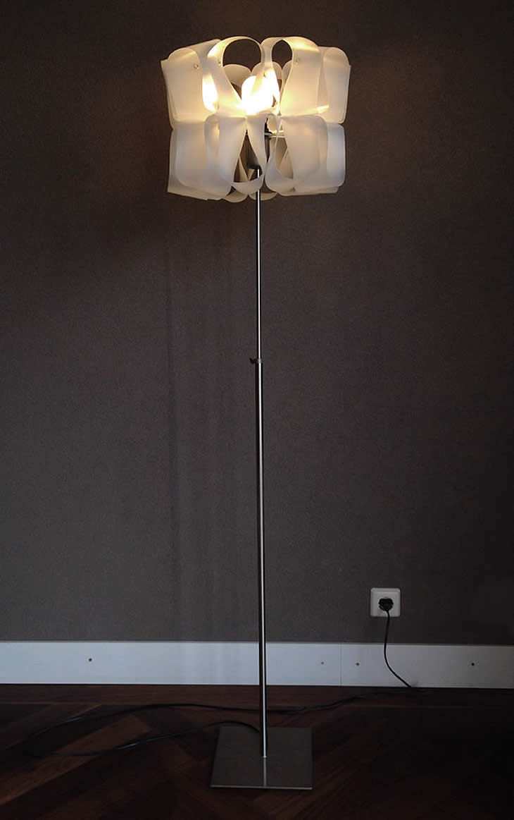 GilbertsDesign_MilkWaves_Lamp_05 MilkWaves: upcycle milk cartons lampshade by Gilbert de Rooij