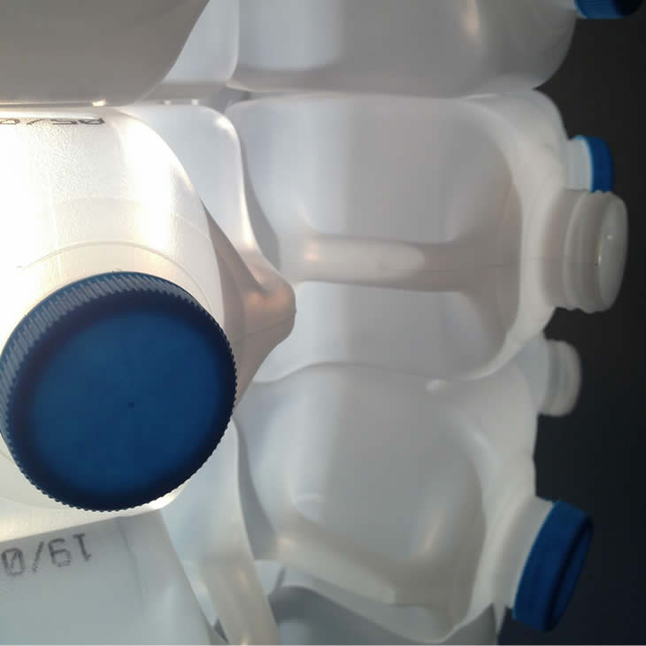 MilkWheel: upcycle milk cartons lampshade by Gilbert de Rooij